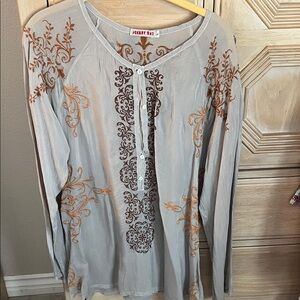 Johnny Was Light Gray Embroidered Button-Front Peasant Blouse
